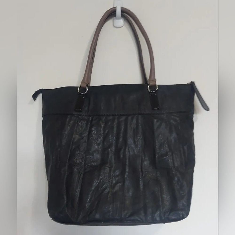 Guess Large Tote - Picture 2 of 9